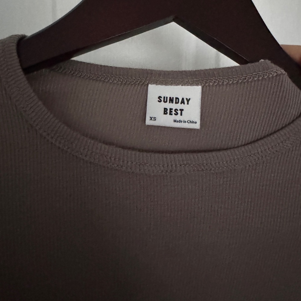 Sunday Best Aritzia Ribbed Long Sleeve Crop Top - Taupe - Picture 3 of 3